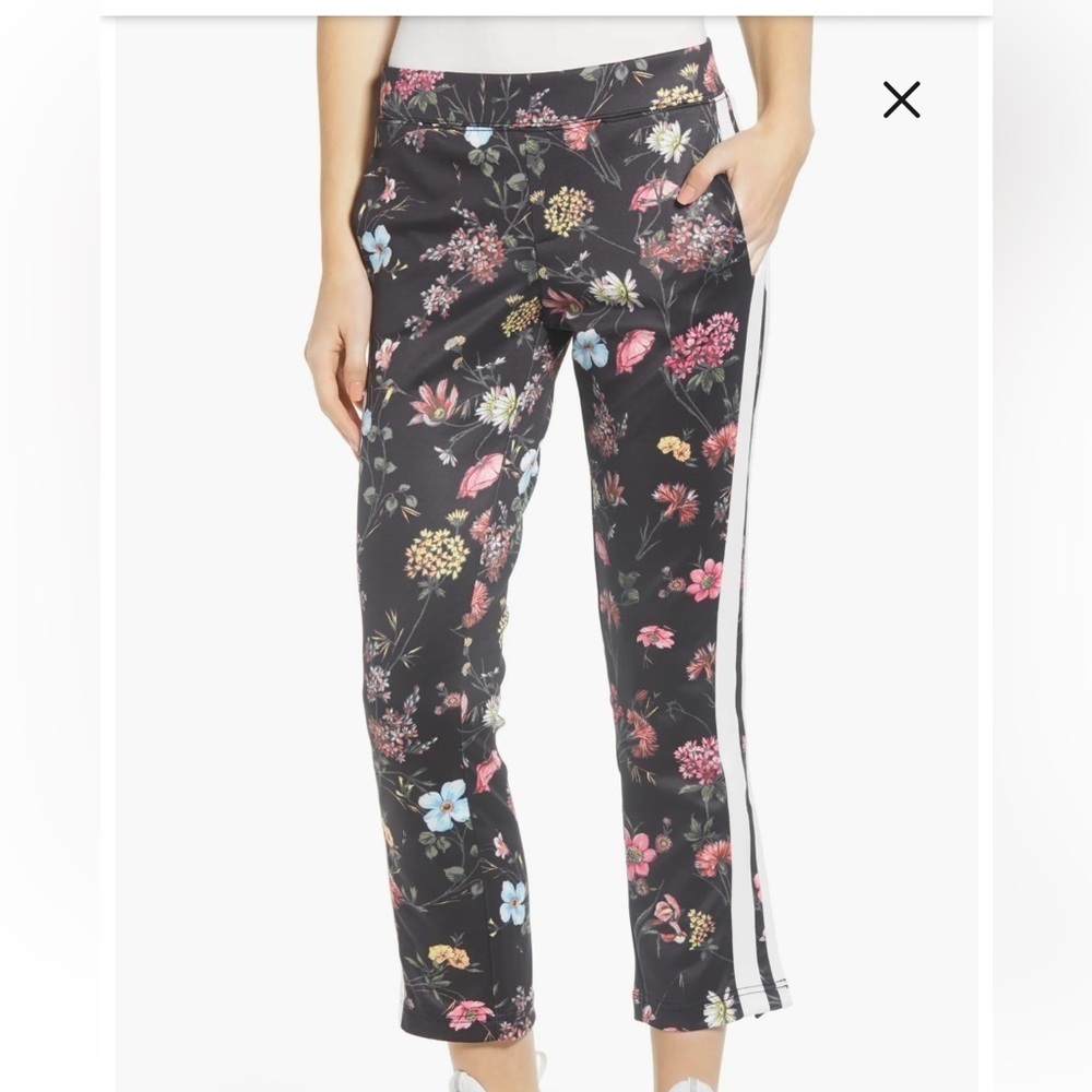 Pam & Gela Fineline Floral Crop Flare Pant in Black Size P/XS